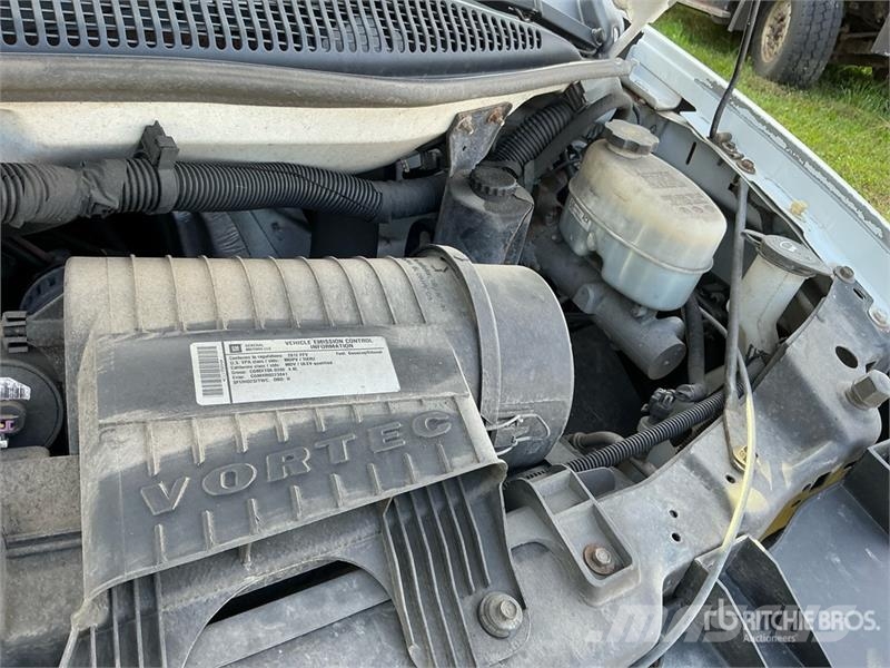 Chevrolet Express 2500 Cargo Van (Inoperable) Pakettiautot