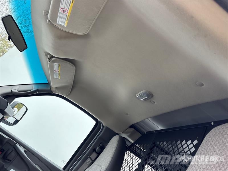 Chevrolet Express 2500 Cargo Van (Inoperable) Pakettiautot