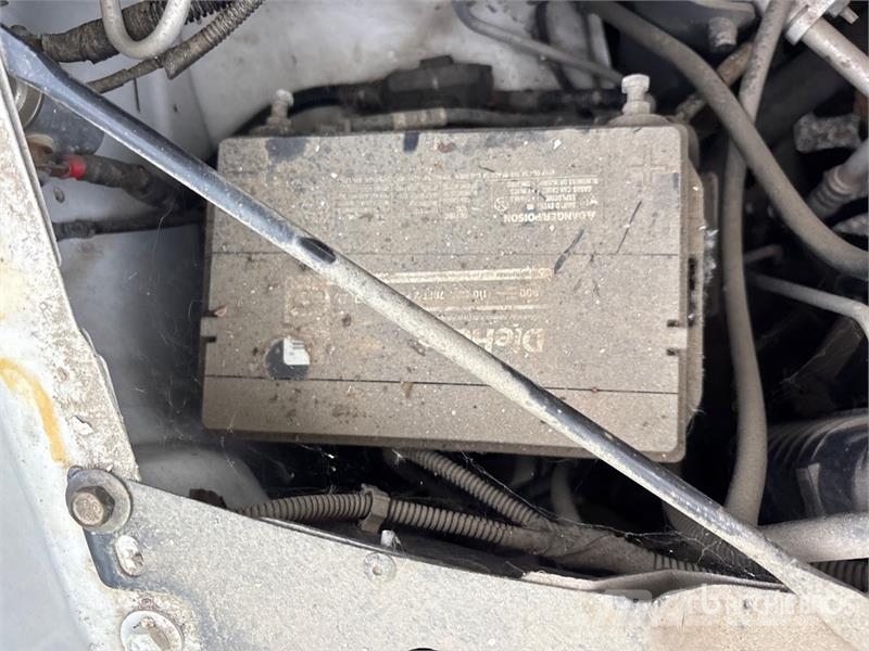 Chevrolet Express 2500 Cargo Van (Inoperable) Pakettiautot
