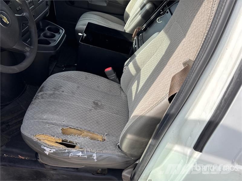 Chevrolet Express 2500 Cargo Van Изотермический фургон