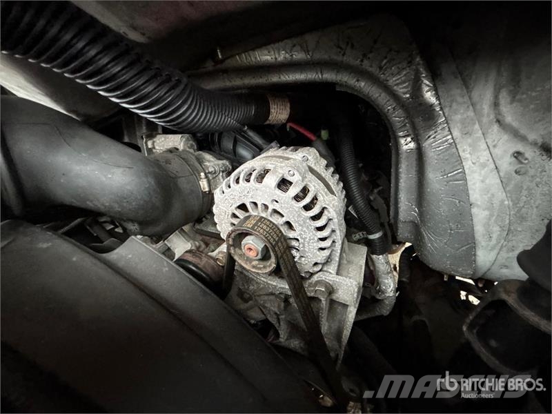 Chevrolet Express 2500 Cargo Van (Inoperable) Pakettiautot