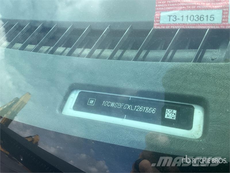 Chevrolet Express 2500 Cargo Van 패널 화물차