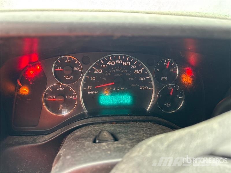 Chevrolet Express 2500 Cargo Van (Inoperable) Pakettiautot