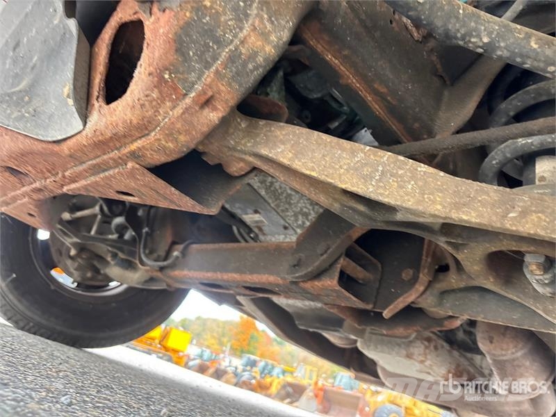 Chevrolet Express 2500 Cargo Van (Inoperable) Pakettiautot