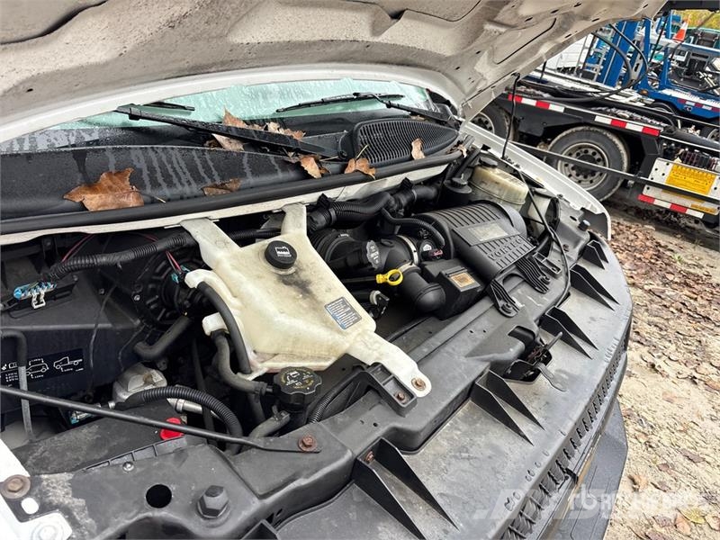 Chevrolet Express 2500 Cargo Van (Inoperable) Pakettiautot
