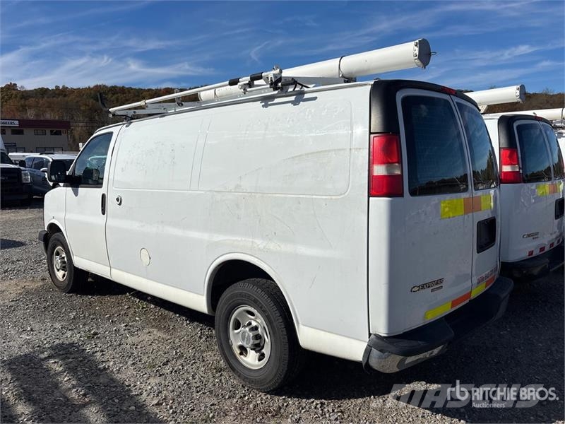 Chevrolet Express 2500 Cargo Van Lieferwagen