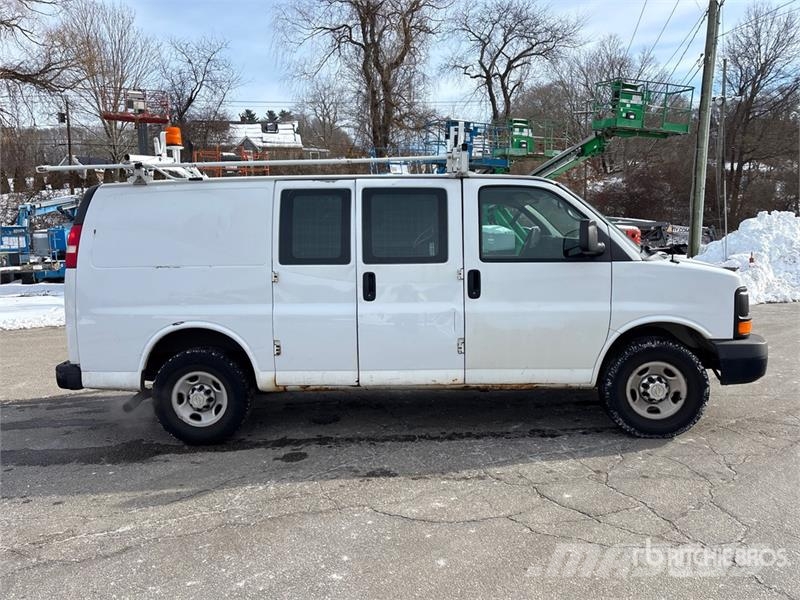 Chevrolet Express 2500 Cargo Van Изотермический фургон