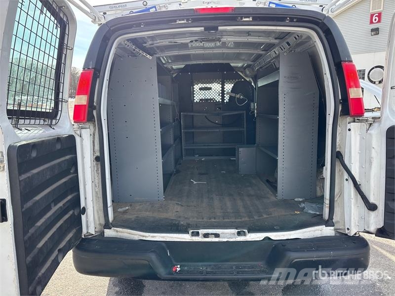 Chevrolet Express 2500 Cargo Van Изотермический фургон