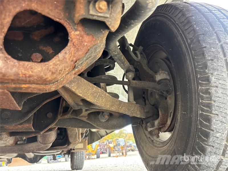 Chevrolet Express 2500 Cargo Van (Inoperable) Pakettiautot