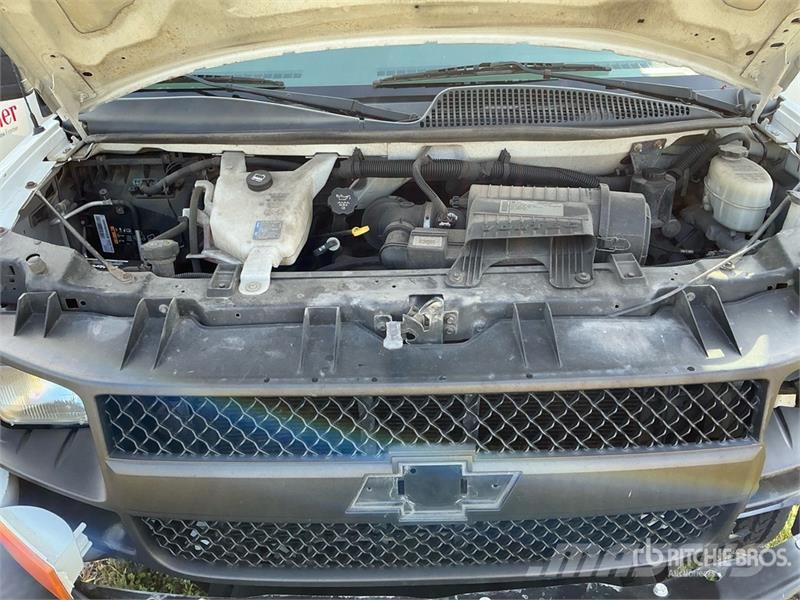 Chevrolet Express 2500 Cargo Van (Inoperable) Pakettiautot