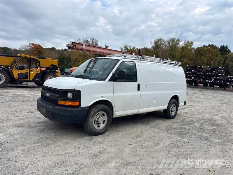 Chevrolet Express 2500 Cargo Van (Inoperable) Pakettiautot
