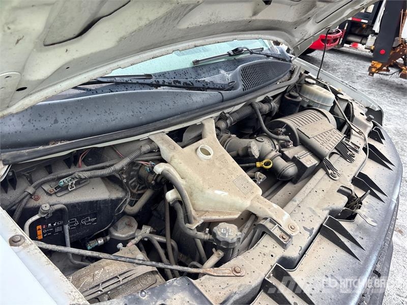 Chevrolet Express 2500 Cargo Van (Inoperable) Pakettiautot