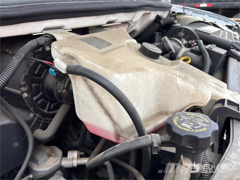Chevrolet Express 2500 Cargo Van (Inoperable) Pakettiautot