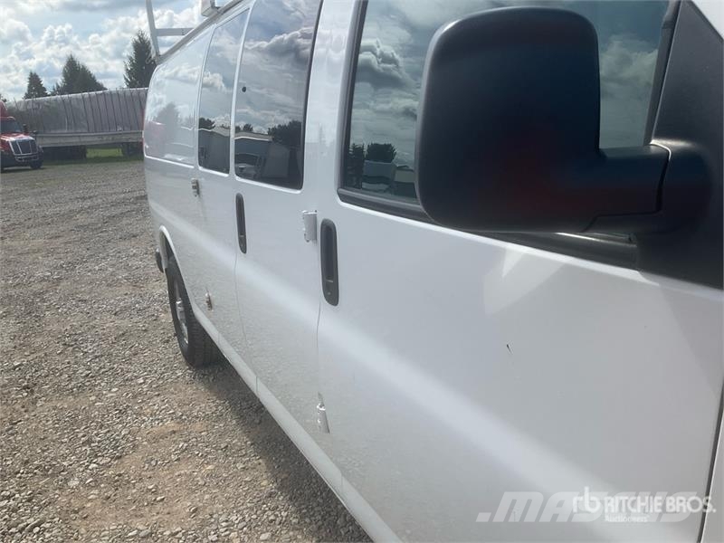 Chevrolet Express 2500 Cargo Van 패널 화물차