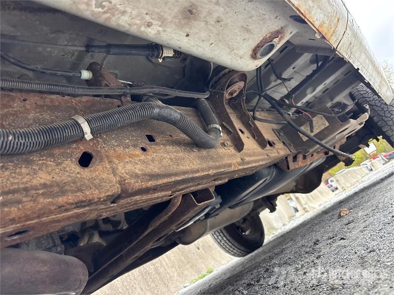Chevrolet Express 2500 Cargo Van (Inoperable) Pakettiautot