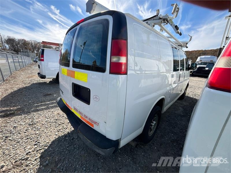 Chevrolet Express 2500 Cargo Van Lieferwagen
