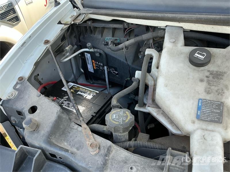 Chevrolet Express 2500 Cargo Van (Inoperable) Pakettiautot