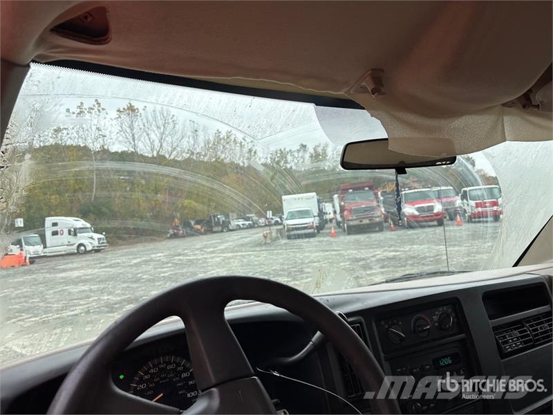 Chevrolet Express 2500 Cargo Van (Inoperable) Pakettiautot