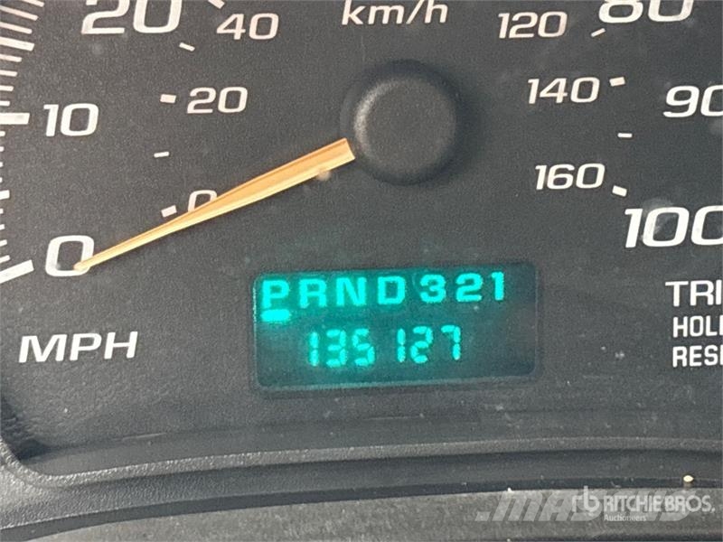 Chevrolet Express 2500 Cargo Van (Inoperable) Pakettiautot