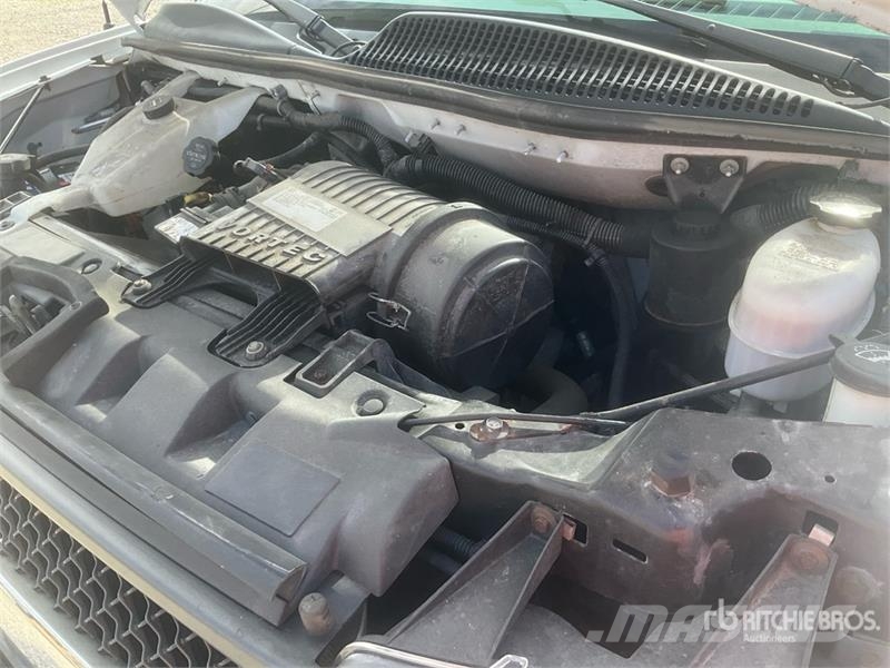 Chevrolet Express 2500 Cargo Van 패널 화물차