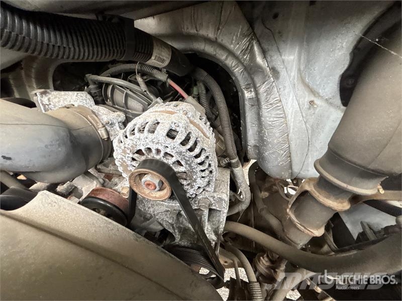 Chevrolet Express 2500 Cargo Van (Inoperable) Pakettiautot