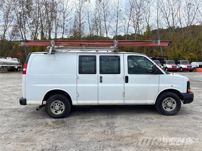 Chevrolet Express 2500 Cargo Van (Inoperable) Pakettiautot