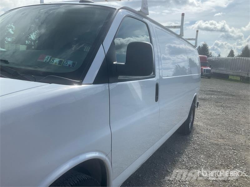 Chevrolet Express 2500 Cargo Van 패널 화물차