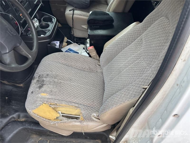 Chevrolet Express 2500 Cargo Van (Inoperable) Pakettiautot