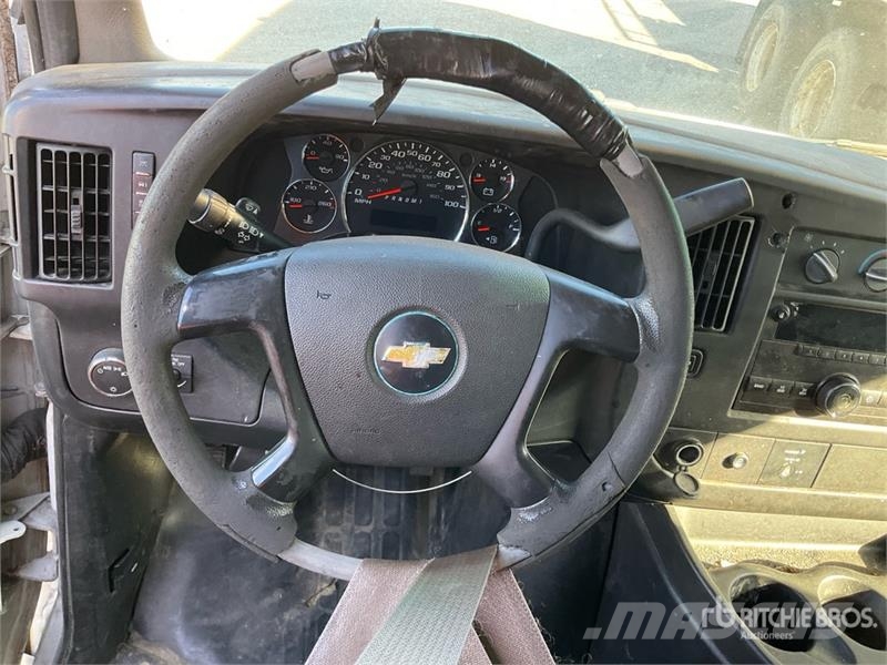 Chevrolet Express 3500 패널 화물차