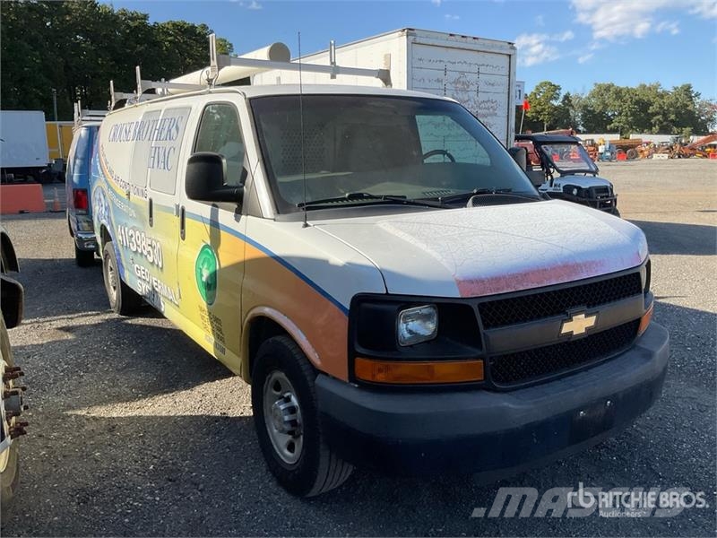 Chevrolet Express 3500 패널 화물차