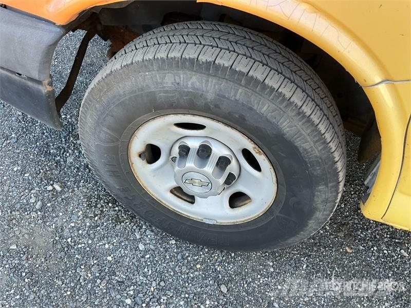Chevrolet Express 3500 패널 화물차