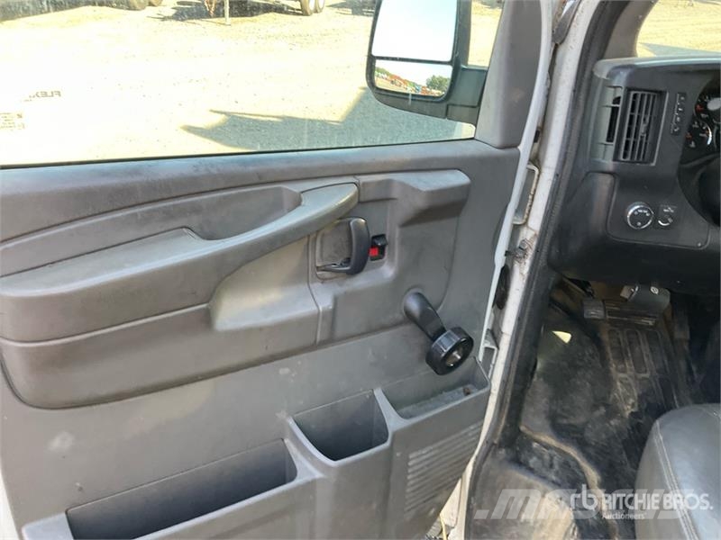 Chevrolet Express 3500 패널 화물차