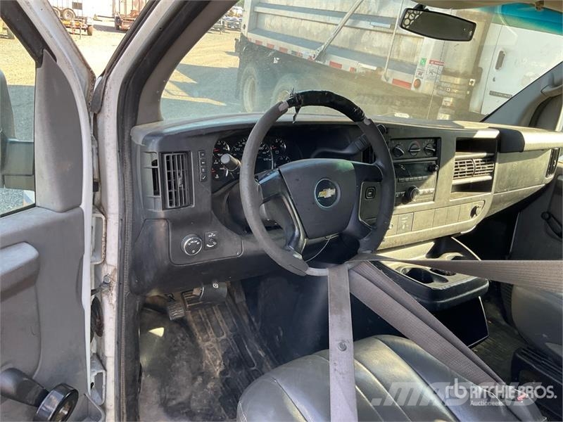 Chevrolet Express 3500 패널 화물차