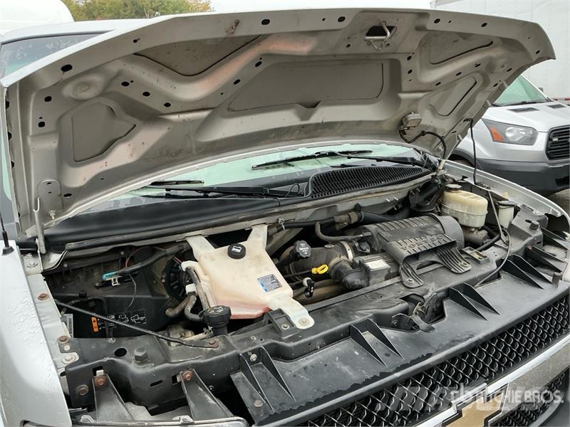 Chevrolet Express 3500 Panel vanlar