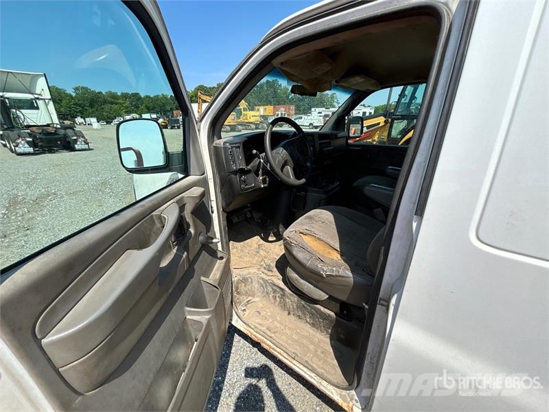 Chevrolet Express 3500 Panel vans