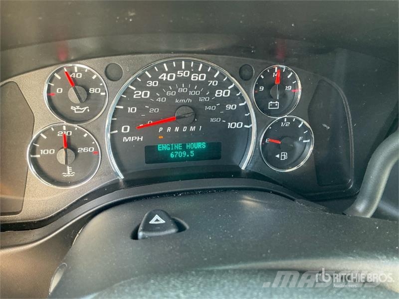 Chevrolet Express 4500 4x2 12-Seat Transit Bus Мини бусове