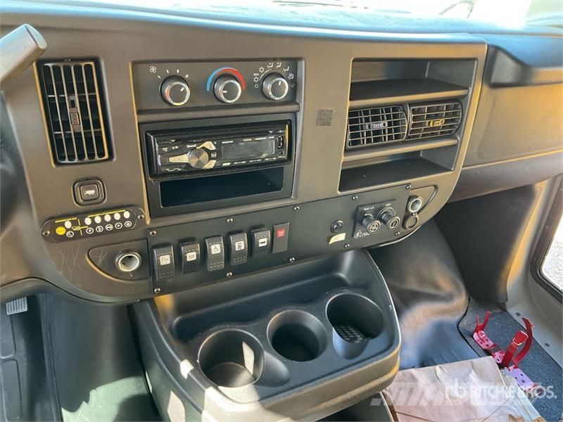 Chevrolet Express 4500 4x2 12-Seat Transit Bus Mini autobusi