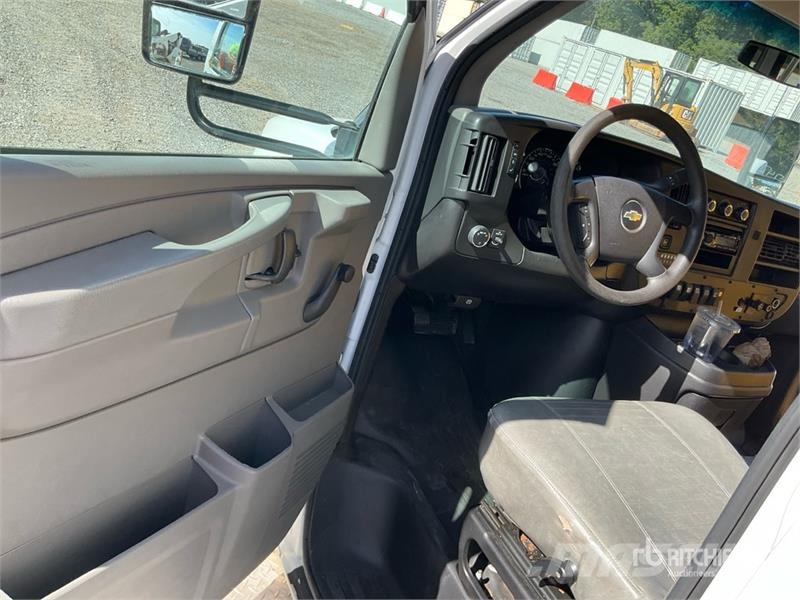 Chevrolet Express 4500 4x2 12-Seat Transit Bus Mini autobusi
