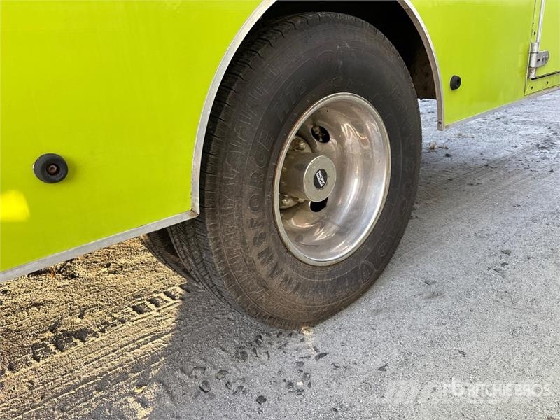 Chevrolet Express G3500 4x2 Utility Truck Caja abierta/laterales abatibles
