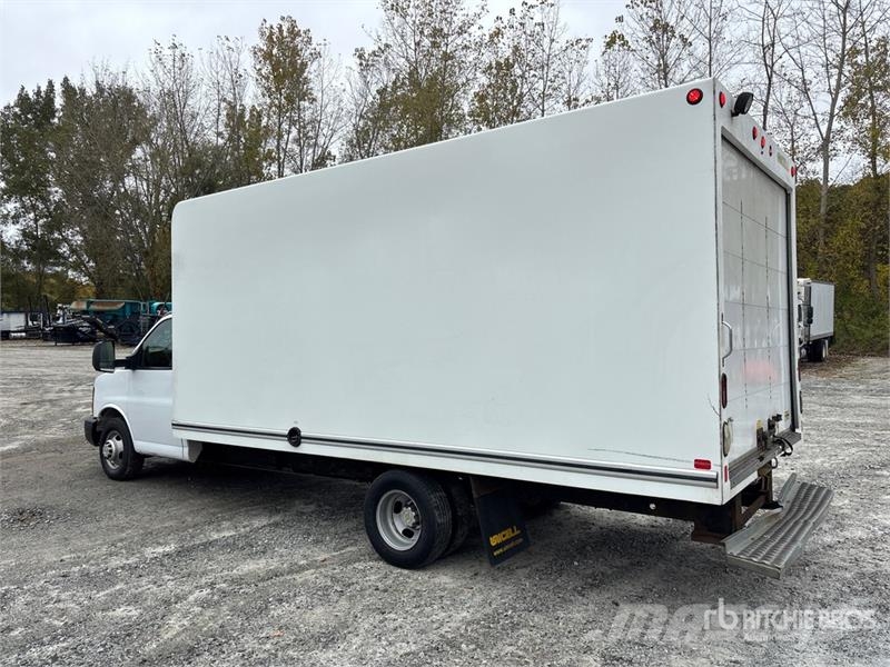 Chevrolet Express G3500 Dobozos teherautók