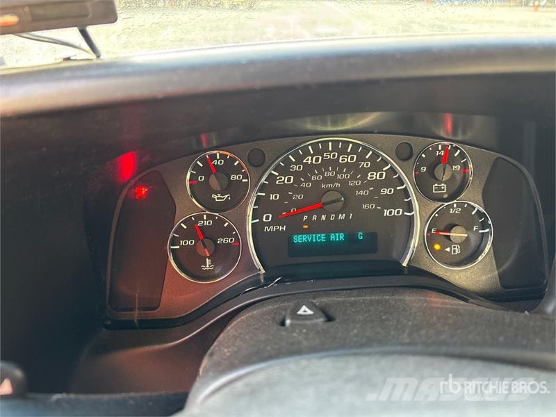 Chevrolet Express G3500 4x2 Utility Truck Caja abierta/laterales abatibles