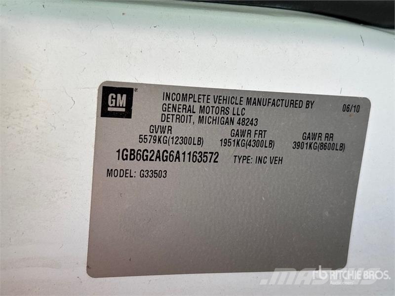 Chevrolet Express G3500 4x2 Utility Truck Caja abierta/laterales abatibles