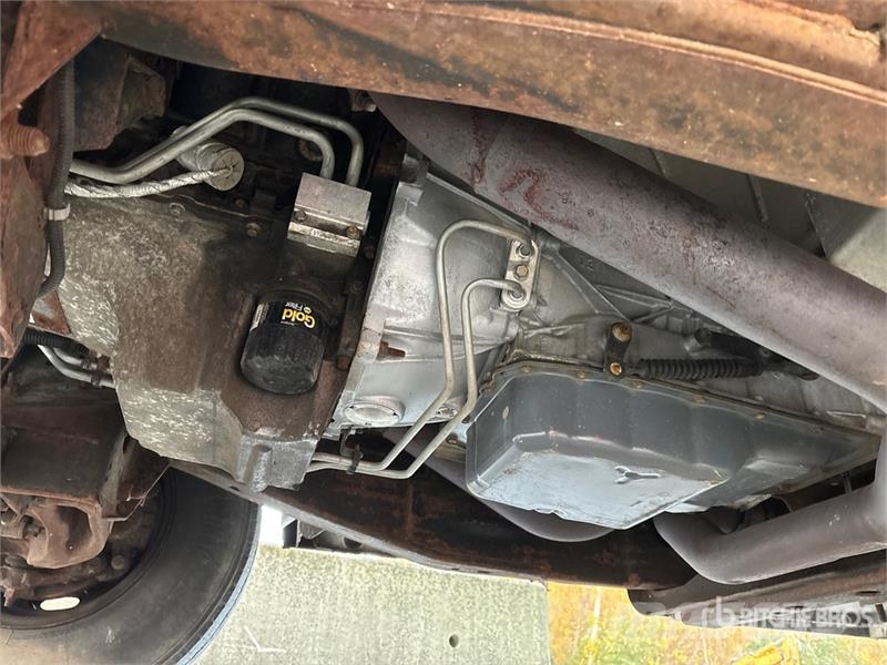 Chevrolet Express G3500 4x2 Utility Truck Caja abierta/laterales abatibles
