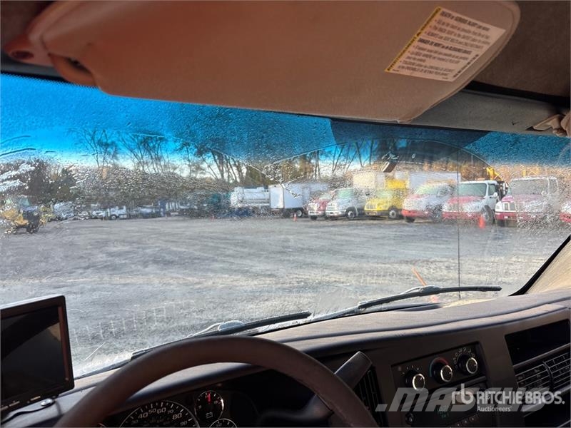 Chevrolet Express G3500 4x2 Utility Truck Caja abierta/laterales abatibles