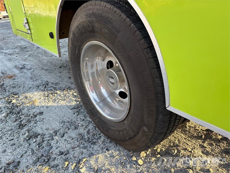 Chevrolet Express G3500 4x2 Utility Truck Caja abierta/laterales abatibles