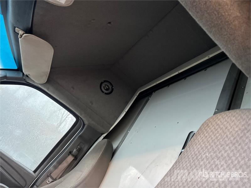Chevrolet Express G3500 4x2 Utility Truck Caja abierta/laterales abatibles