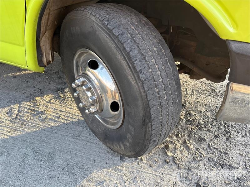 Chevrolet Express G3500 4x2 Utility Truck Caja abierta/laterales abatibles