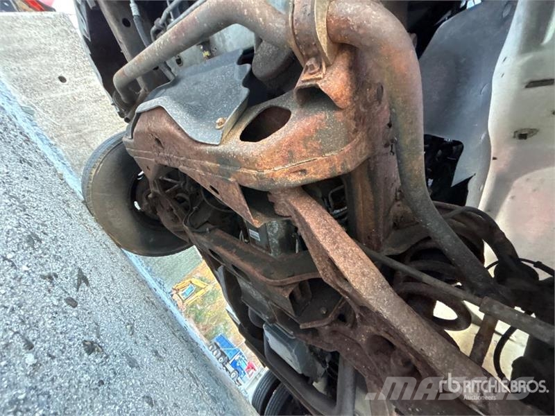 Chevrolet Express G3500 4x2 Utility Truck Caja abierta/laterales abatibles