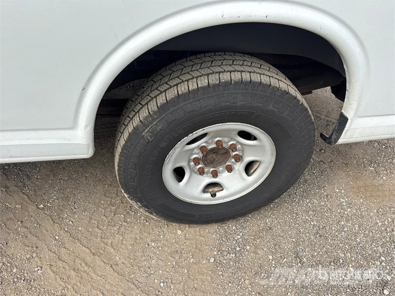 Chevrolet G2500 大型面包车