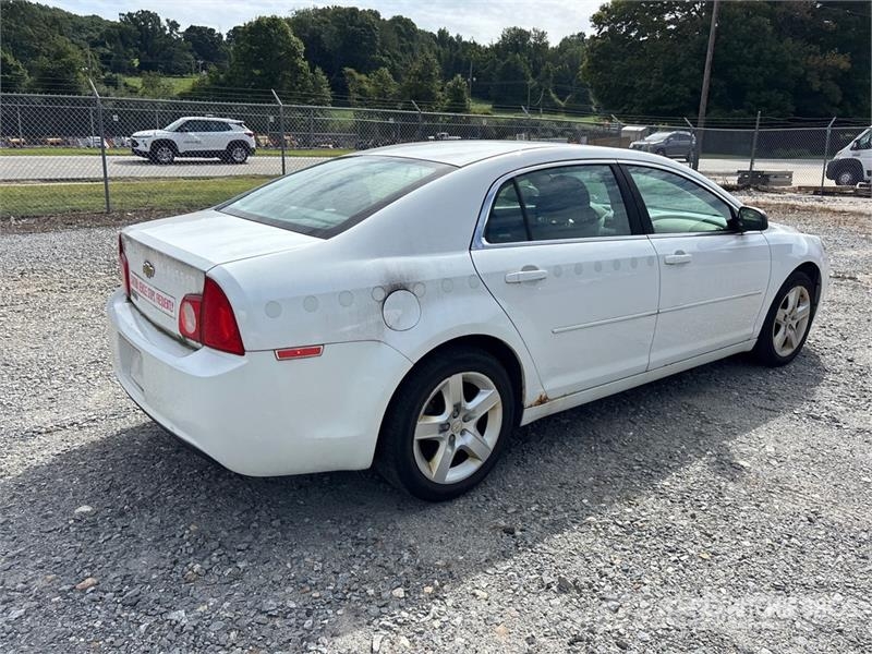 Chevrolet Malibu Automašīnas